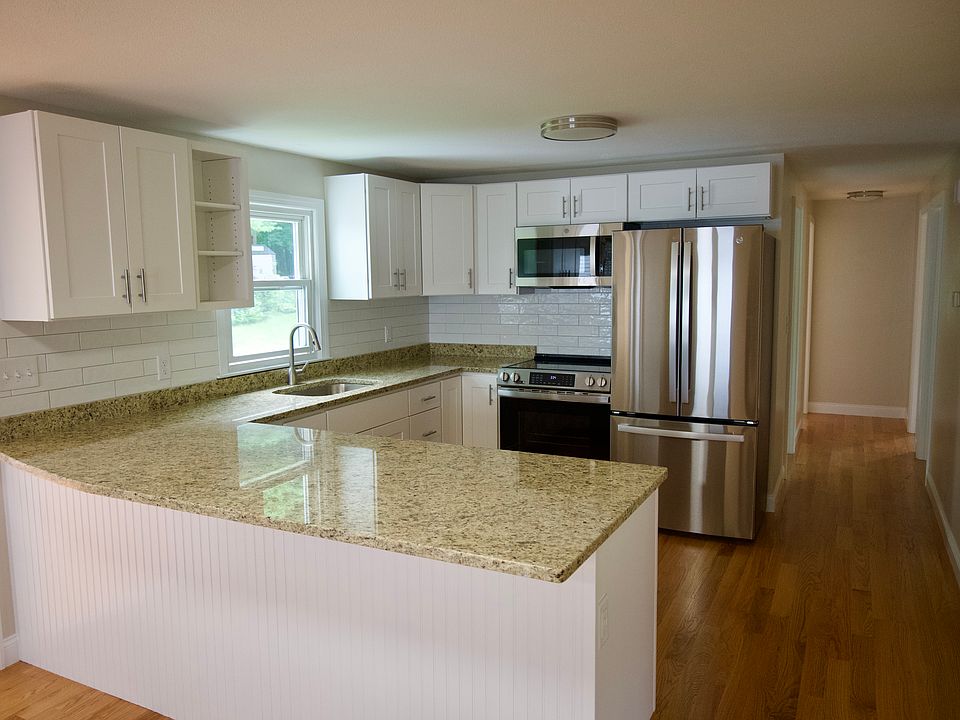 1st image of 12 Auburn St #1