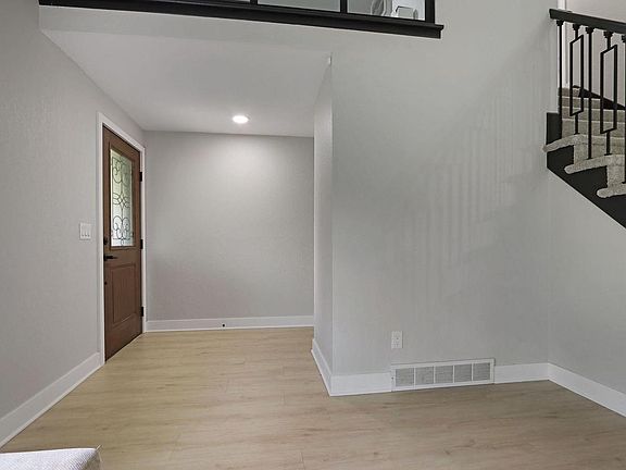 5th image of 2112 47th AVENUE