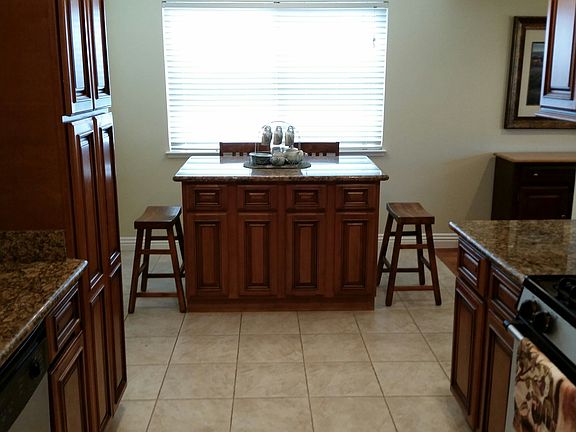 5th image of 3275 Sylvan Dr