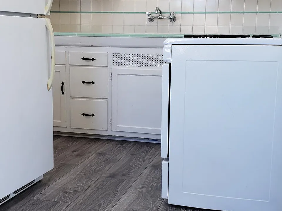 Fridge oven & stove included