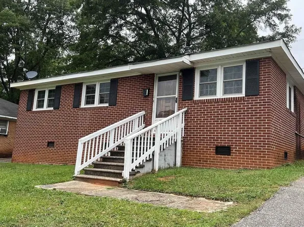 121 Norris Ct, Spartanburg, SC 29306