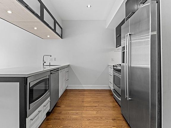 2nd image of 660 Bergen St APT 3D