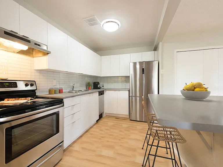 435 Kerr St — Photo 3