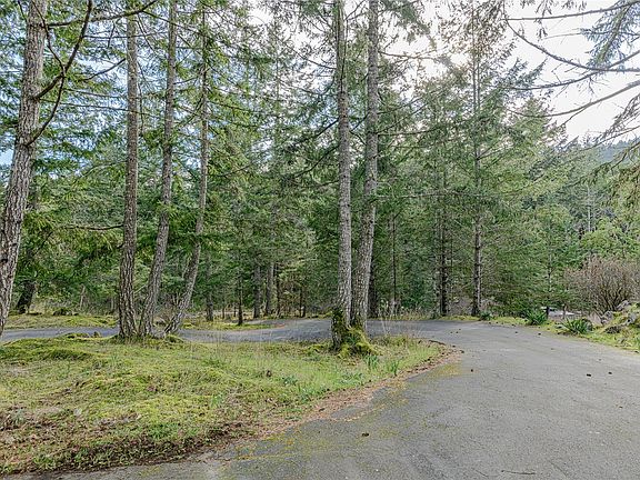 4th image of 392 Langs Rd