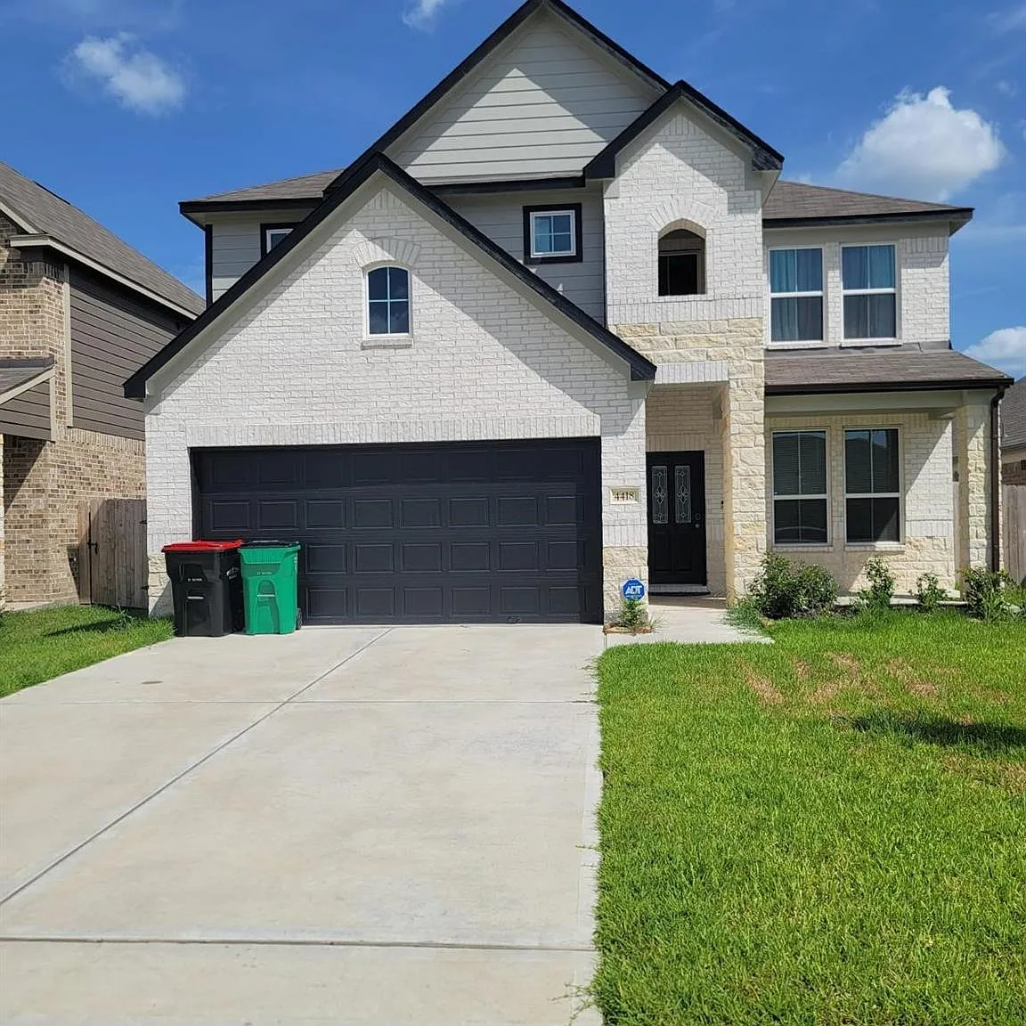 5 bed, 3.5 bath, 2785 sqft, $3,500 — Photo 1