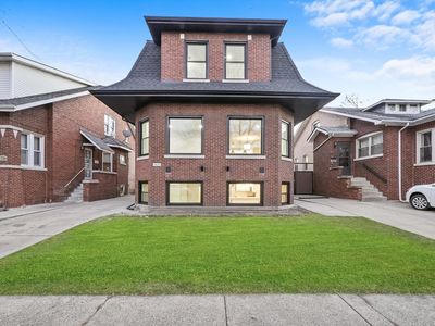 4825 W Oakdale Ave, Chicago, IL, 60641