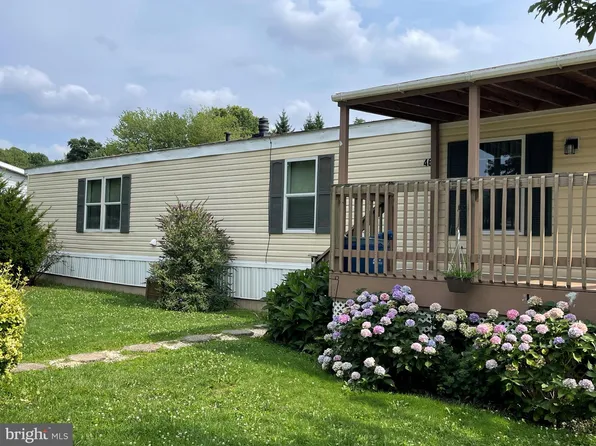 46 Violet Dr, Honey Brook, PA 19344