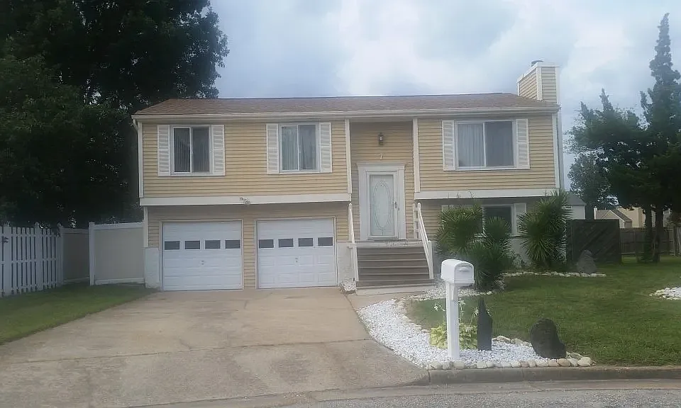 7 Sandhurst Cir