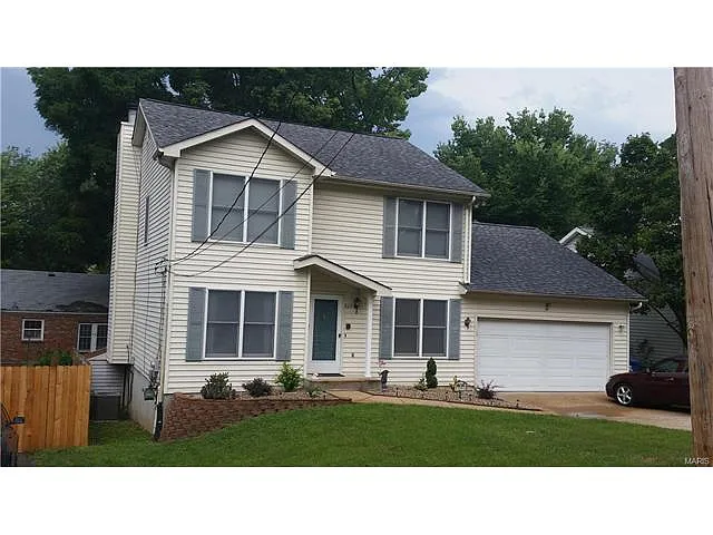 829 Hawkins Ct photo 1