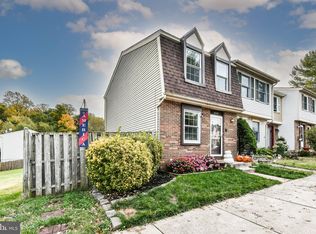 8240 Crestmont Cir, Springfield, VA 22153