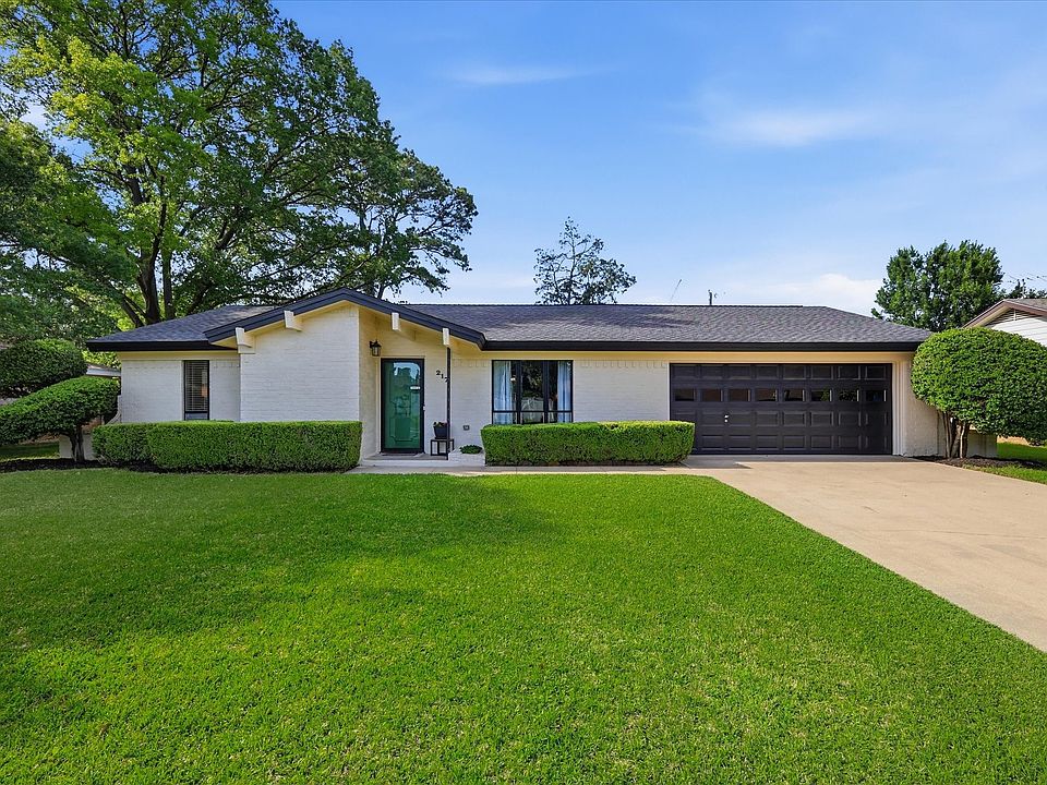 1st image of 217 E Louella Dr