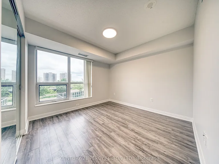 275 Village Green Sq #420 — Photo 18