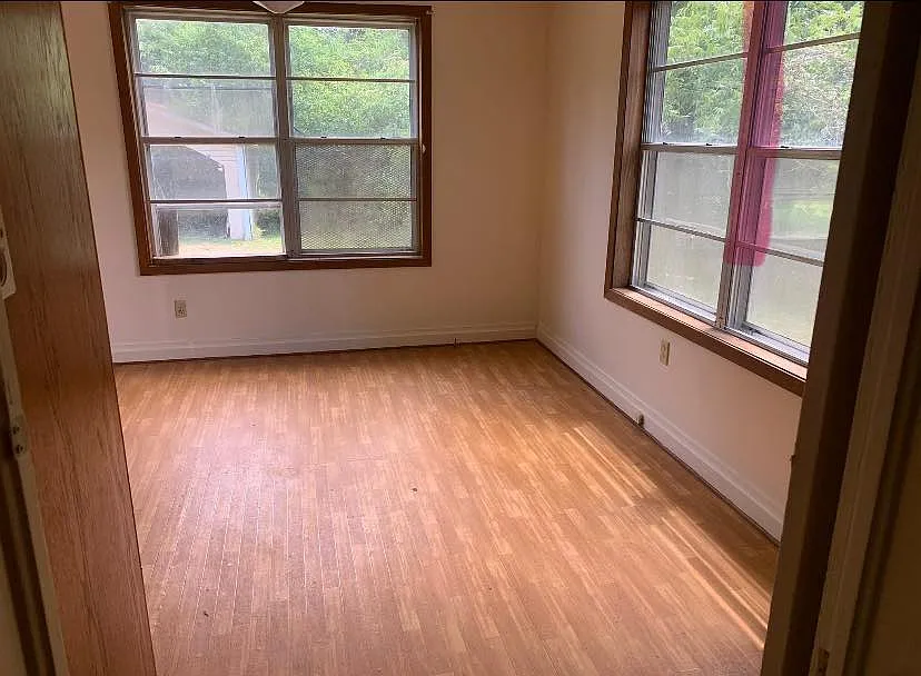 820 Raymond Street - 1 — Photo 3