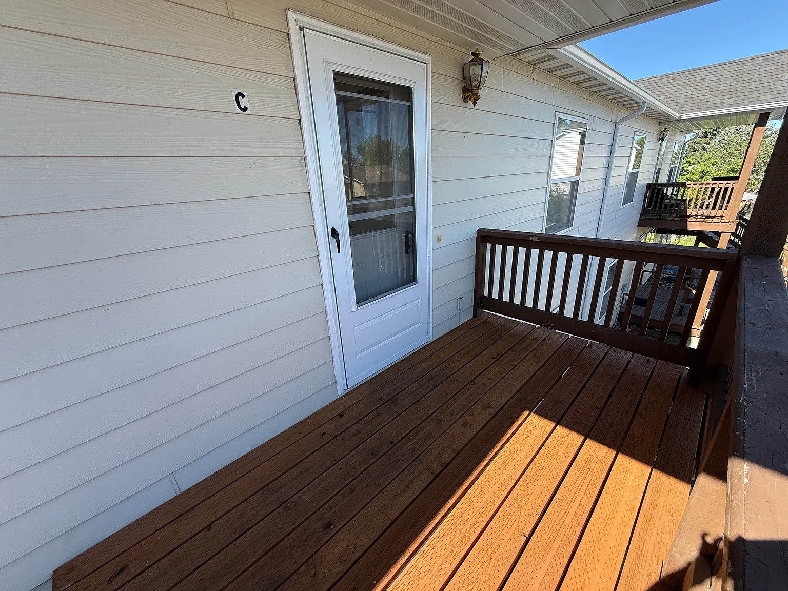 3 bed, 1.5 bath, $2,100 — Photo 2