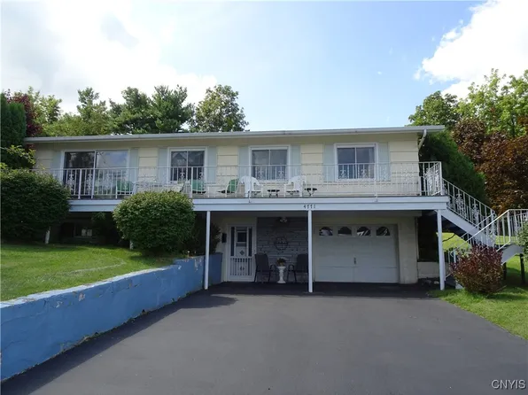4771 Linda Dr, Syracuse, NY 13215