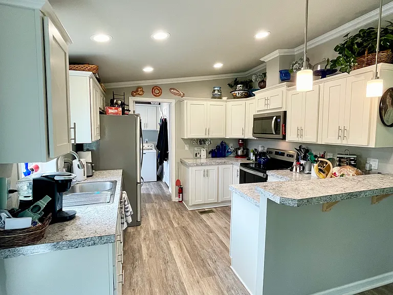 NE Shore Pl — Photo 11