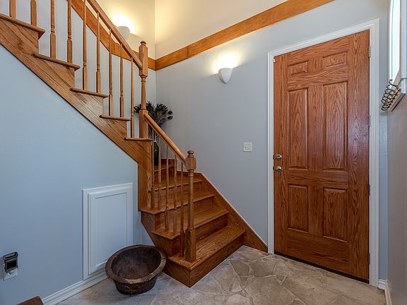 3rd image of 5201 Drake Dr