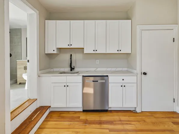 89 Armistice Blvd, Pawtucket, RI 02860