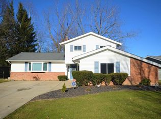 37015 Fox Run Dr, Solon, OH 44139