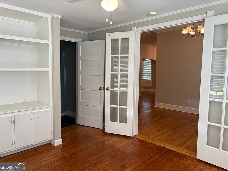 504 N Maple St — Photo 13
