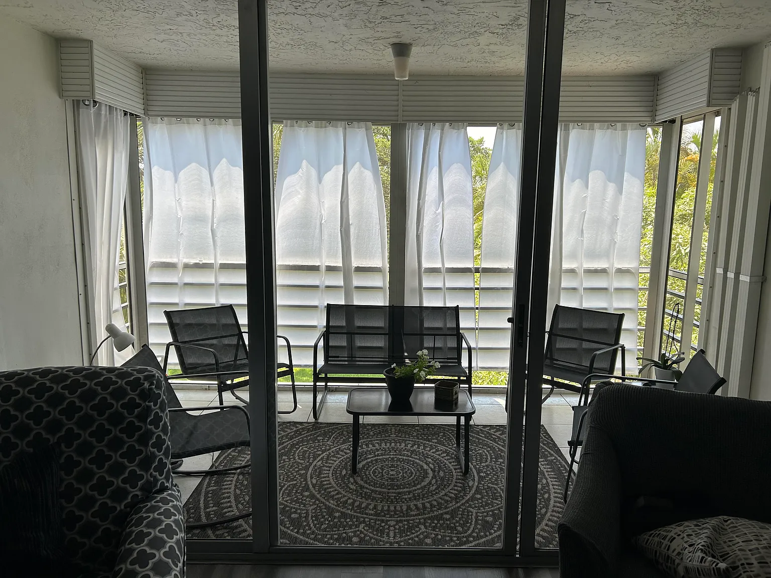 3980 Oaks Clubhouse Dr — Photo 2