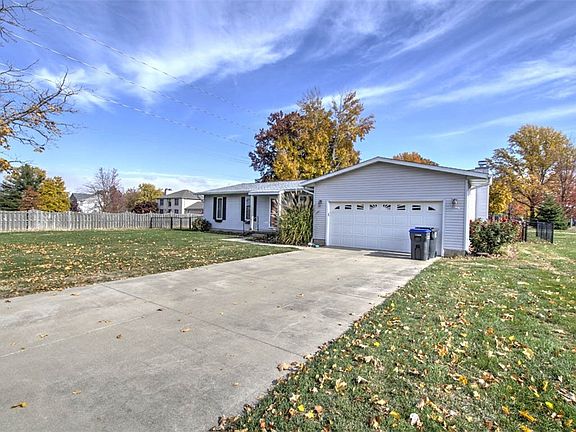3rd image of 1700 Brentwood Dr