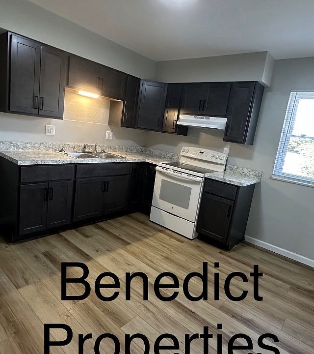 1st image of 920 N Detroit St #22