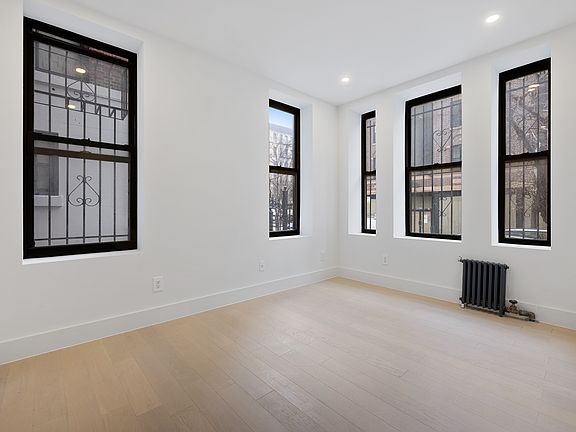 4th image of 301 W 22nd St APT 8