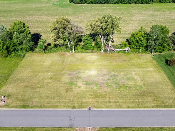 50 & 51 Belle Meade Dr, Murray, KY 42071