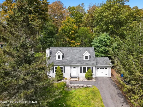 2554 Waterfront Dr, Tobyhanna, PA 18466