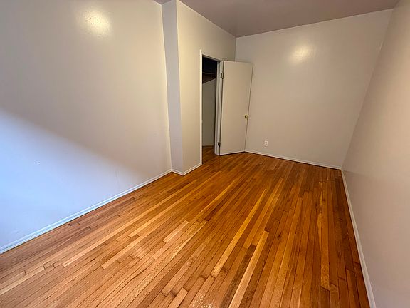 5th image of 6604 Broadway #25E