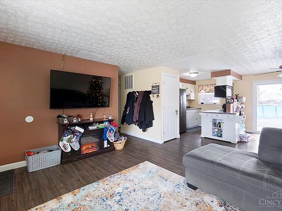 5th image of 933 Tivoli Ln