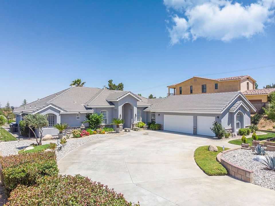 1st image of 41618 Cielo Vista Dr