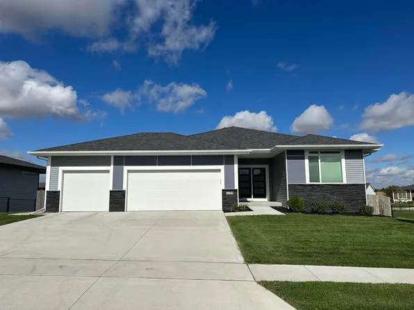 5219 Springbrook Dr, Ames, IA 50014