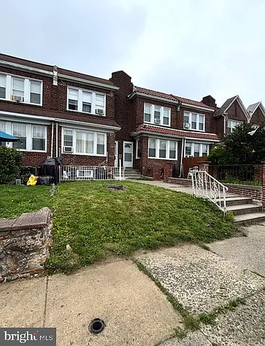 1422 Fanshawe St Photo 1