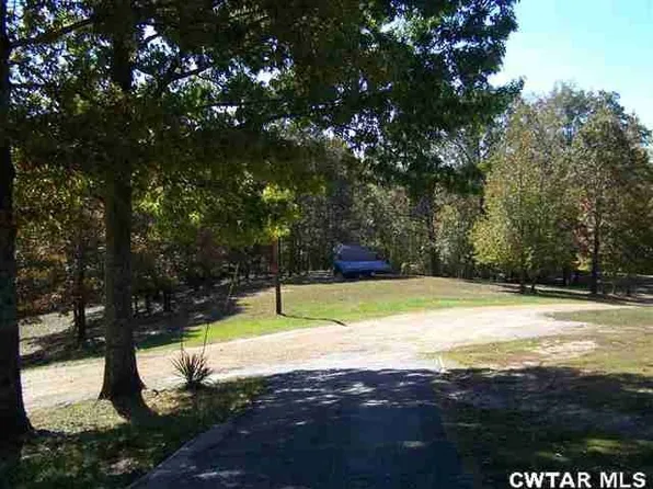 560 Sycamore Dr, Lexington, TN 38351