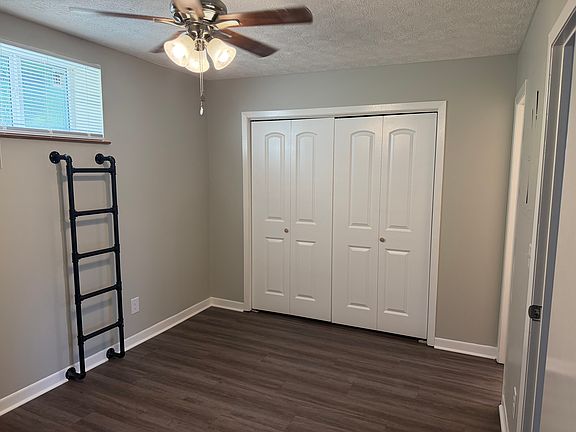 5th image of 3953 Kent St #3