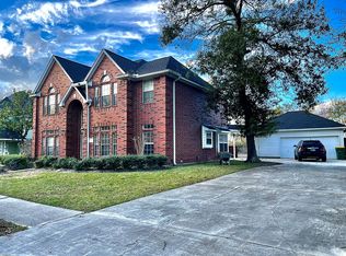 410 Oak Haven St, Baytown, TX 77520