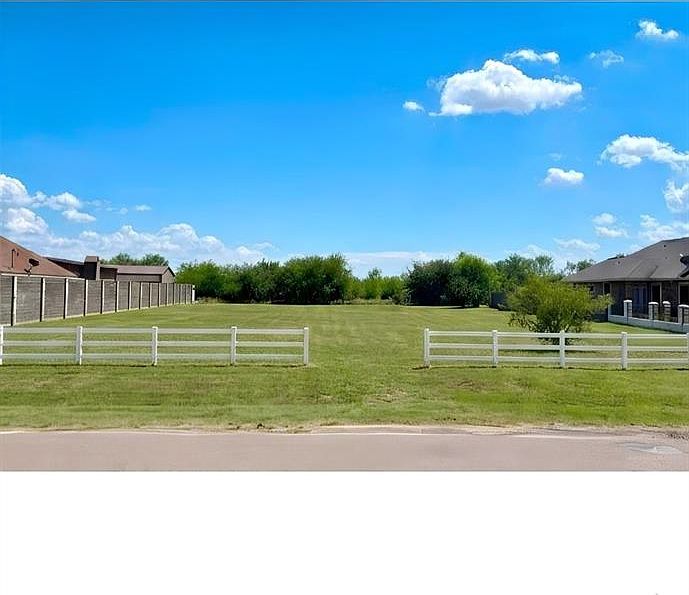 1st image of 3548 E Davis Rd