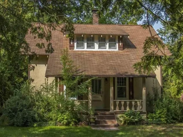 444 S Lake Leelanau Dr, Lake Leelanau, MI 49653