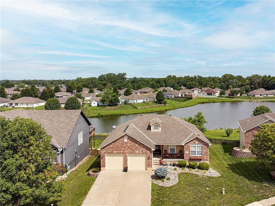 1st image of 508 SW Lakeview Dr