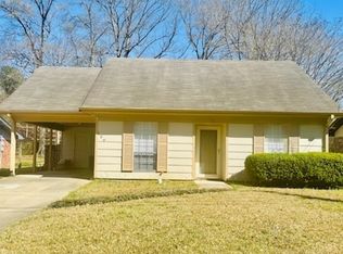 199 Fox Run Dr, Hattiesburg, MS 39402
