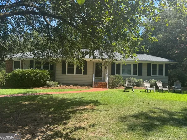 69 Buena Vista St, Winder, GA 30680
