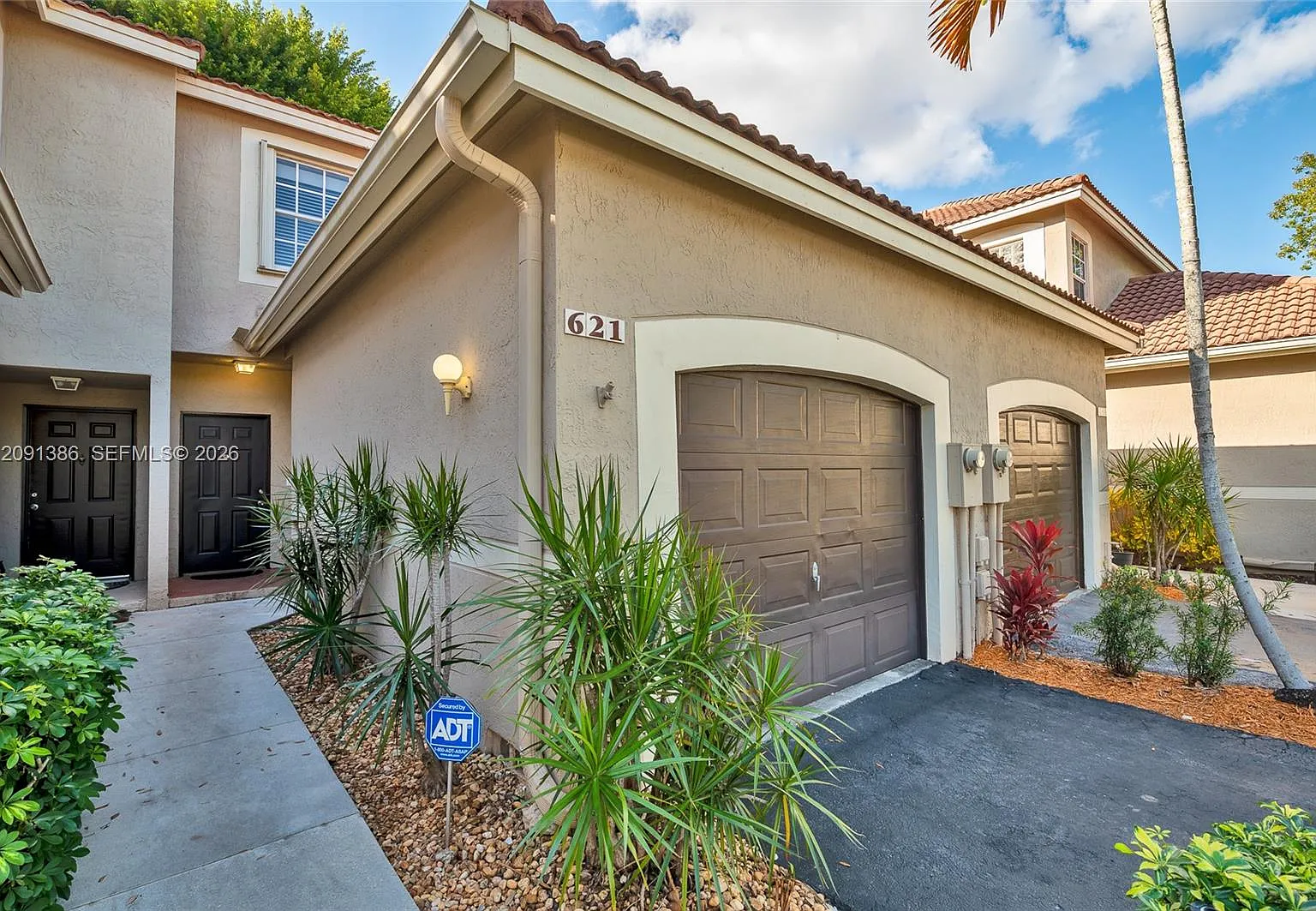 Sectors 3 & 4 Boundary Pl — Photo 2