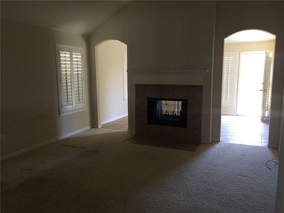 3rd image of 328 Creekside Way