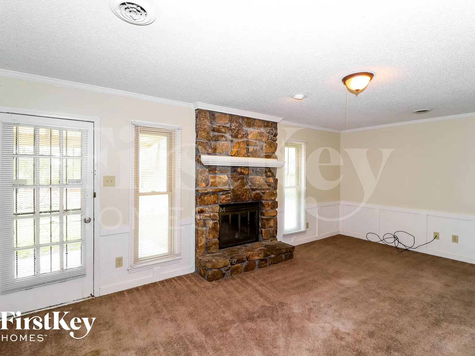 3 bed, 1.5 bath, 1249 sqft, $1,850 — Photo 3