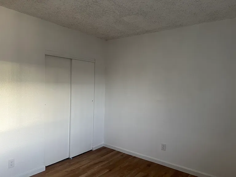10010 Anzac Ave #2 — Photo 17