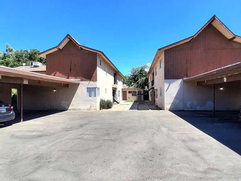 1505 E. Yale Ave. — Photo 3