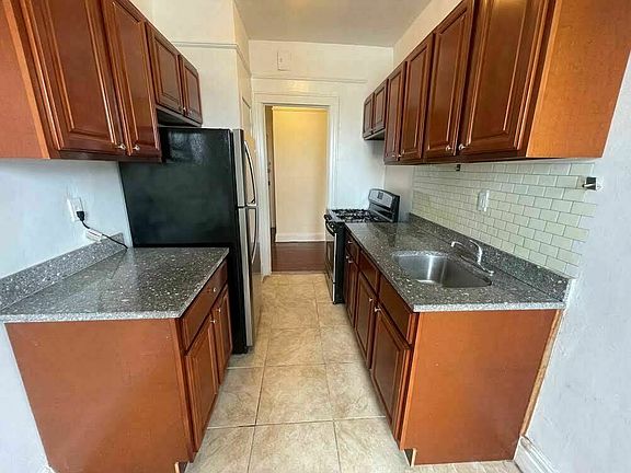 4th image of 44-15 43rd Ave #6B