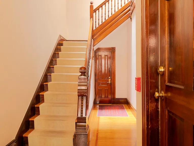 256 W Newton St #3 — Photo 5